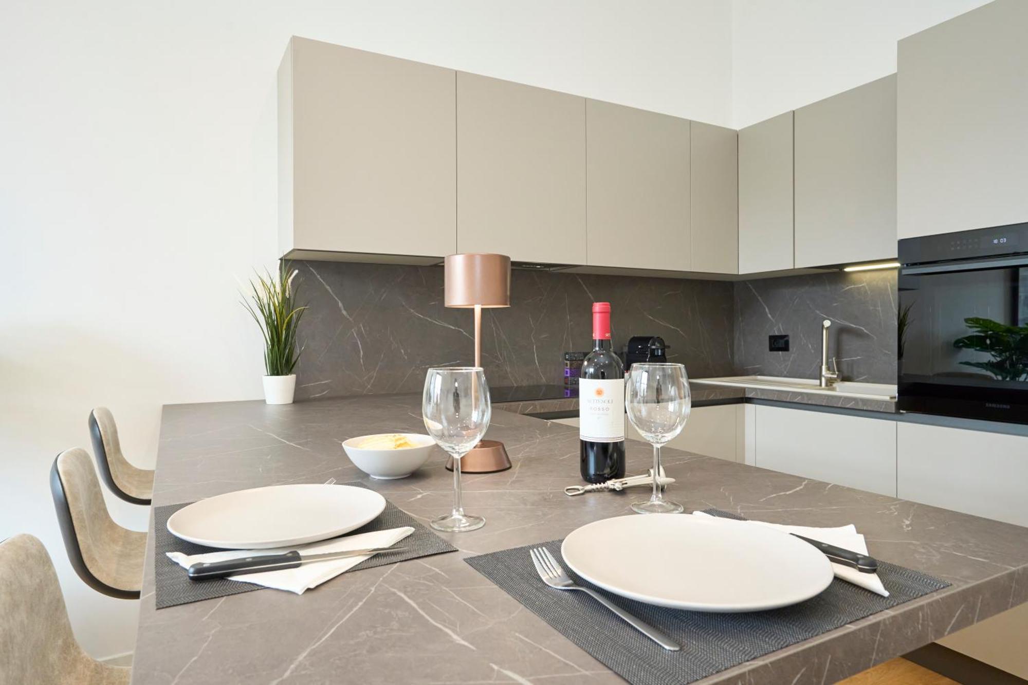 Luxury Design Suite - 20 Minutes From Duomo-Navigli Мілан Екстер'єр фото